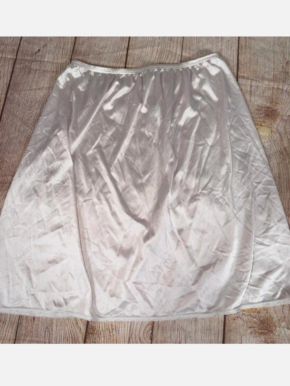 Vassarette Medium 20” Half Slip